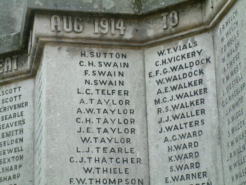 LJ Tearle on the St Albans War Memorial. Leslie James Tearle