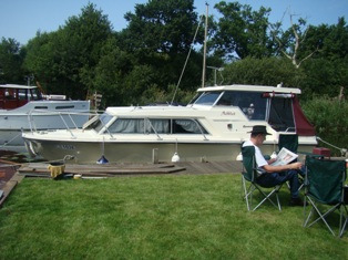 Visiting Mandy in her boat