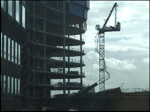 Dead crane, One New Street Square