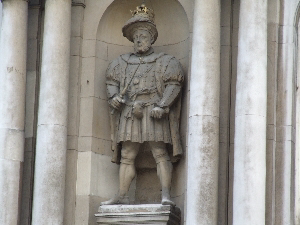 Henry VIII outside St Bartholomew the Less
