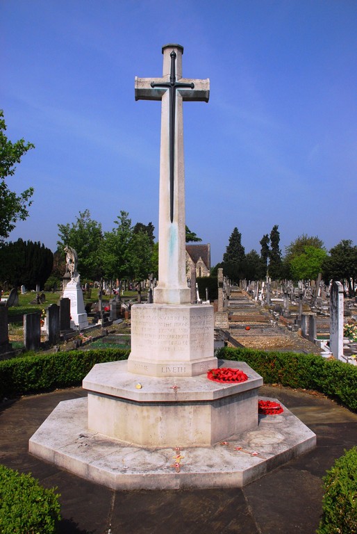 Vicarage Rd Cemetery War Memorial, Watford.