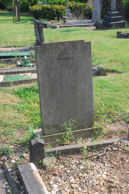 E-CON76a grave for Sarah Ann 1851 Elizabeth Amelia 1821 George 1818 Jabez 1844 Lucy 1857 reused