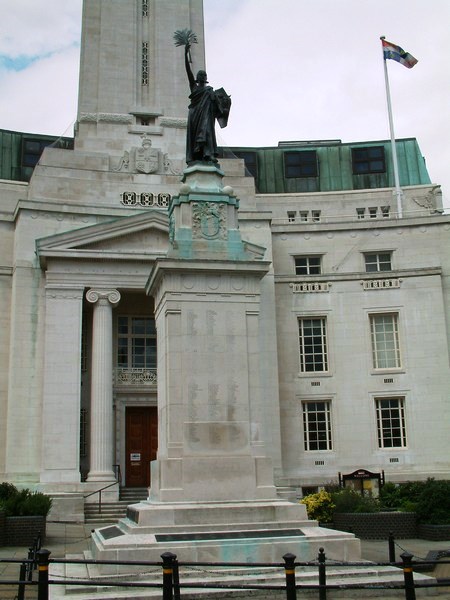 Luton Town Hall and War Memorial
